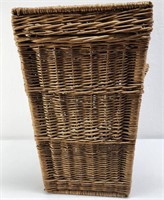 Wicker Basket(trash, small clothes)