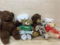 Box lot of 7 stuffed bears