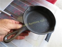 small Wagner cast iron frying pan