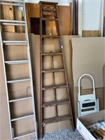 8' Wooden Ladder