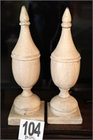 Pair of 20" Tall Décor (Chipped) (R3)