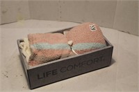 New Life comfort throw