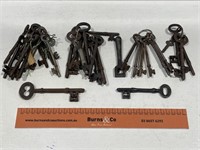 Box Lot Assorted Keys