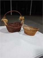 2 decorative baskets