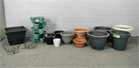 Large Lot Of Garden Pots & Hanging Baskets