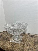 DIAMOND CUT CRYSTAL BOWL SQUARE BASE9 3/4"X 7 1/2"