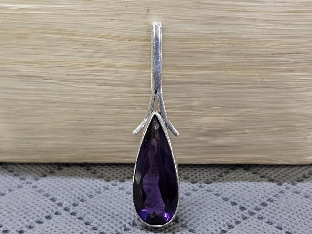 DESIGNER STERLING AND 12 CT AMETHYST PENDANT