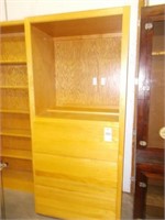 Oak Lg. Screen TV Cabinet w/(3) Large Storage