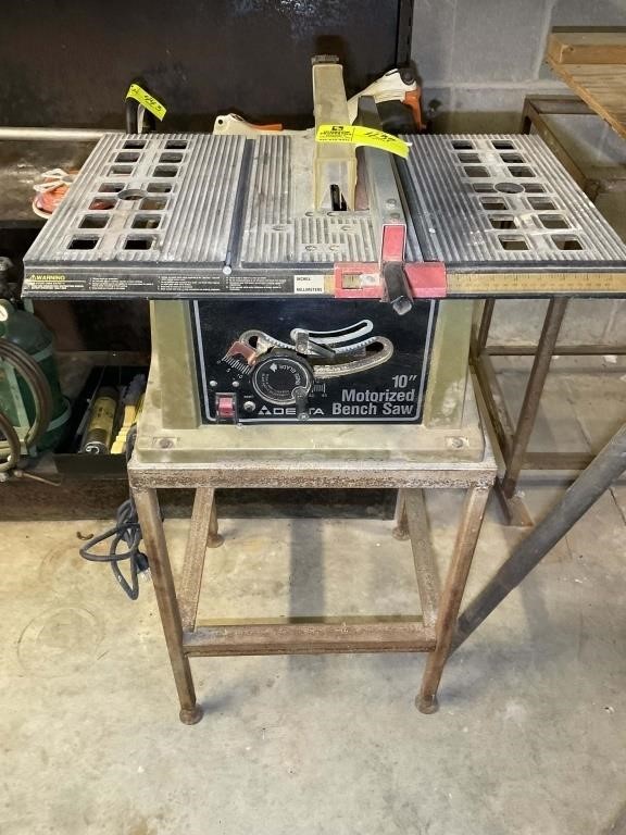 DELTA 10 IN TABLE SAW