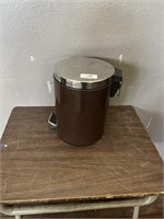 STEP LID TRASH CAN