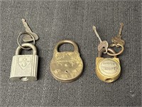 Vtg locks and keys