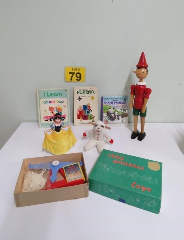 Vintage Toys - Books - Ceramic Snow White