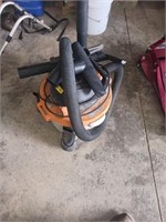 Shop vac and attachments