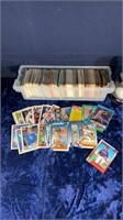 Approx 500 mixed baseball cards.