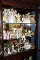 Lot, contents of display cabinet