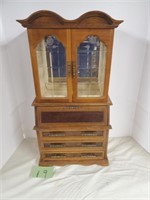 Jewelry cabinet and Box