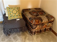 2 Ottoman & 2 Pillows