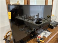 LG 43IN NICE FLAT SCREEN TV