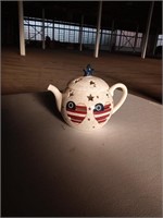 Patriotic teapot candle holder