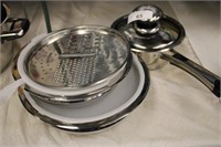 NEW CHEFS SECRET SAUCE PAN AND MIXING BOWLS