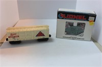 LIONEL SANTA HAND CAR & LIBBYS TOMATO JUICE CAR