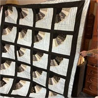 Hand Sewn Fan Pattern Quilt