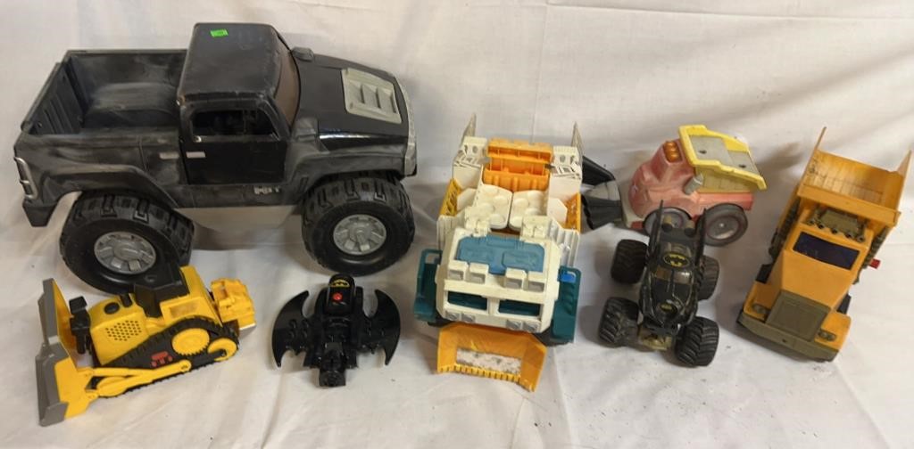 Trucks & More: Tinka Hummer 3T, Batman Mobile,