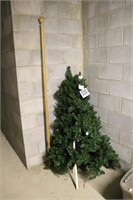 4' Christmas Tree with Lights (Basement)