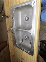 STAINLESS STEEL DOUBLE KITCHEN SINK W/ COUNTER