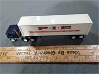 Winross 1979 Steelcase White 7000 Truck and