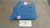 NEW W/ TAGS RELAXED FIT JEANS 38" X 32"