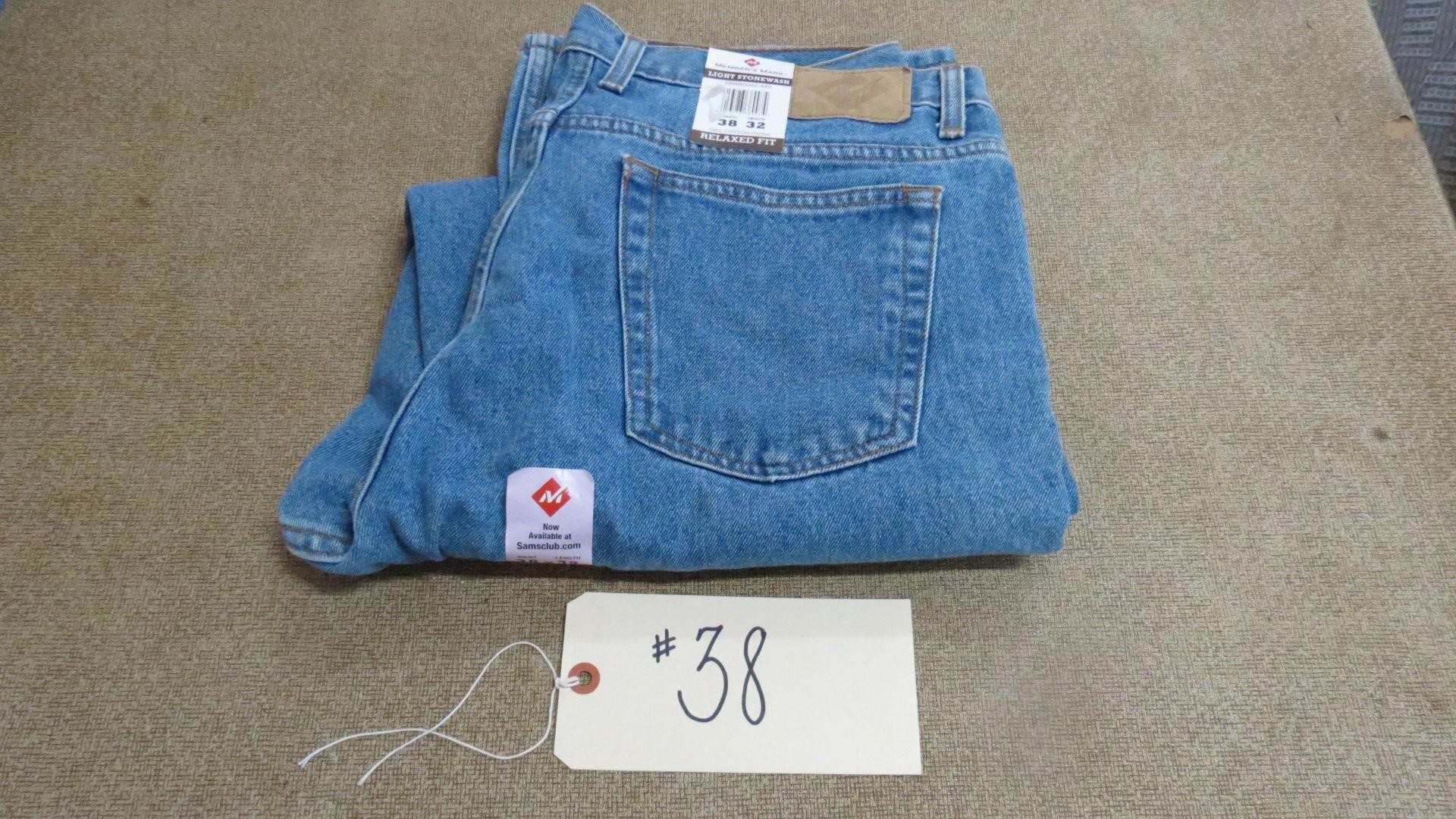 NEW W/ TAGS RELAXED FIT JEANS 38" X 32"