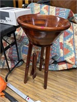 WOODEN SALAD BOWL WITH STAND