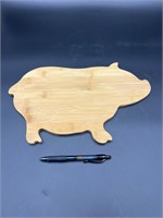 Wooden pig cutting board