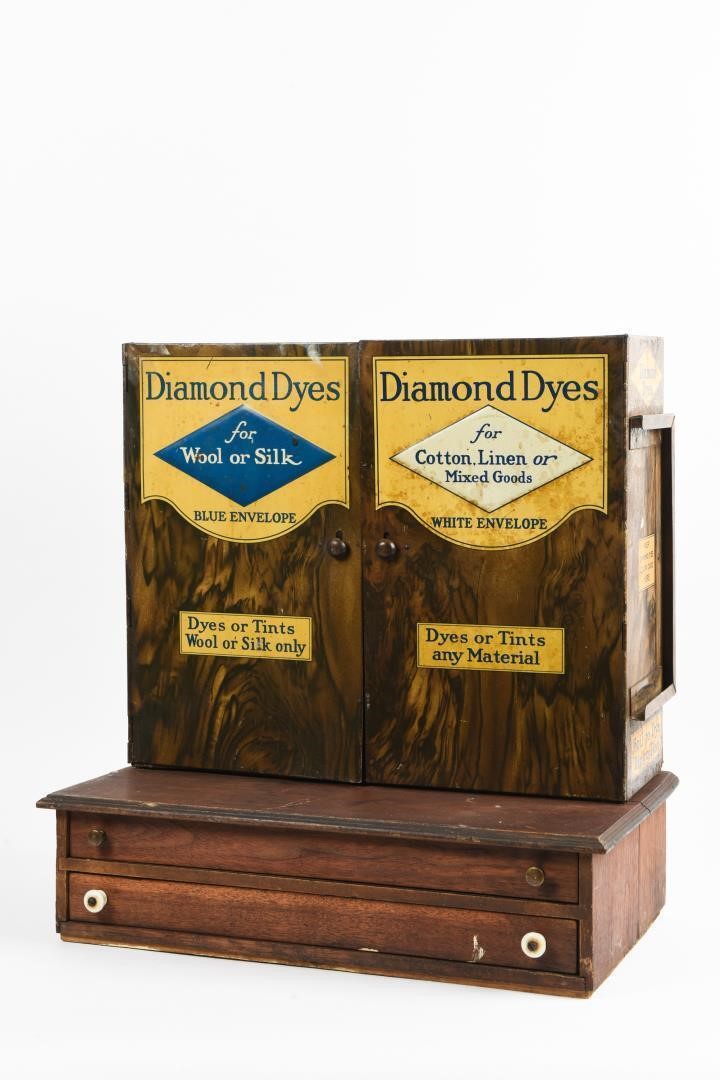 VINTAGE DIAMOND DYES 2 DOOR TIN EMBOSSED CABINET