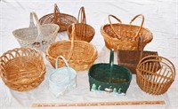 LOT - VINTAGE BASKETS