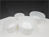 4 Milk Glass Mixer Mixing Bowls