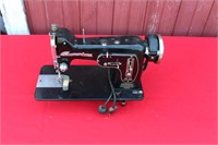 Vintage Commodore ZigZag Sewing Machine