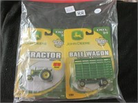 1:64 John Deere Tractor & Bale Wagon