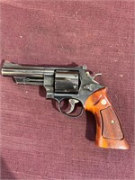 Smith & Wesson 44 magnum model 57–1