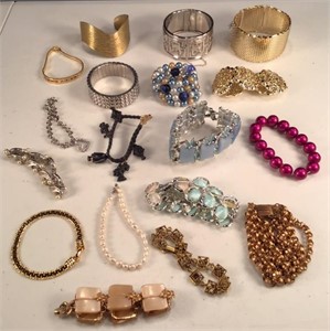 (18) Costume Jewelry Bracelets