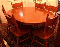 Round Oak Dining Table & 6 Pressed Back Chairs