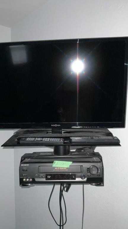 Insignia 28 inch, Sony VCR ONLY NO MOUNT