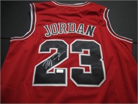 Michael Jordan Bulls Signed Jersey w/Coa