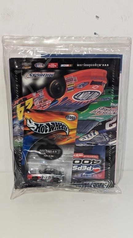 Nascar Hotwheels & Magazine