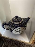 POLISH POTTERY Teapot clock