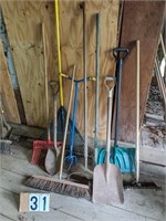 10 Assorted Lawn & Garden Hand Tools