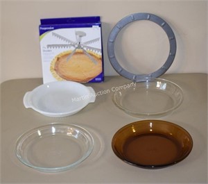 (K2) Lot of 4 Pie Plates & Accessories
