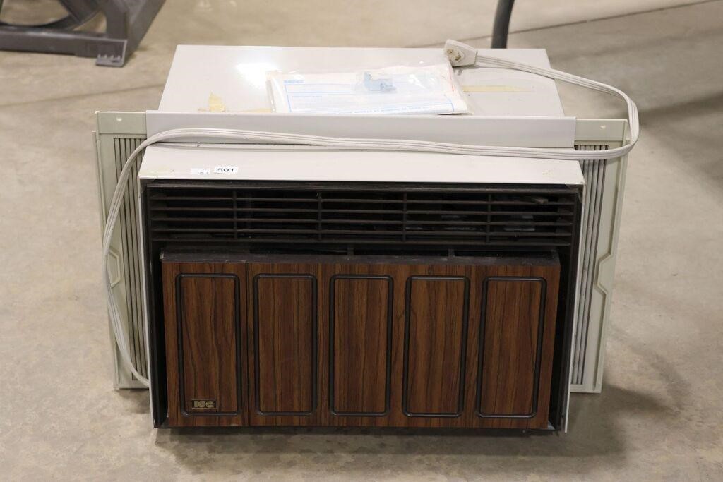 WINDOW AIR CONDITIONER - NEVER USED - WORKING