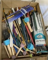 TRAY OF ARTS, CRAFTS, BRUSHES